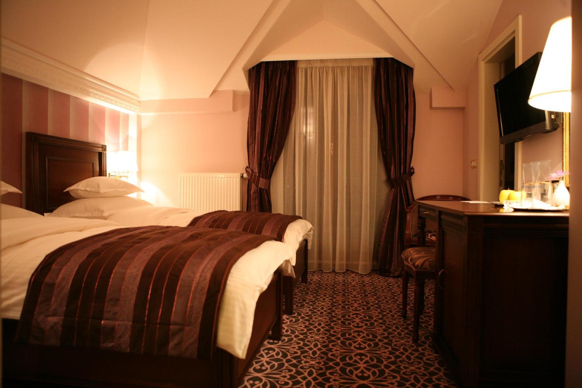 Hotel Villa Viktorija Banja Luka Eksteriør billede